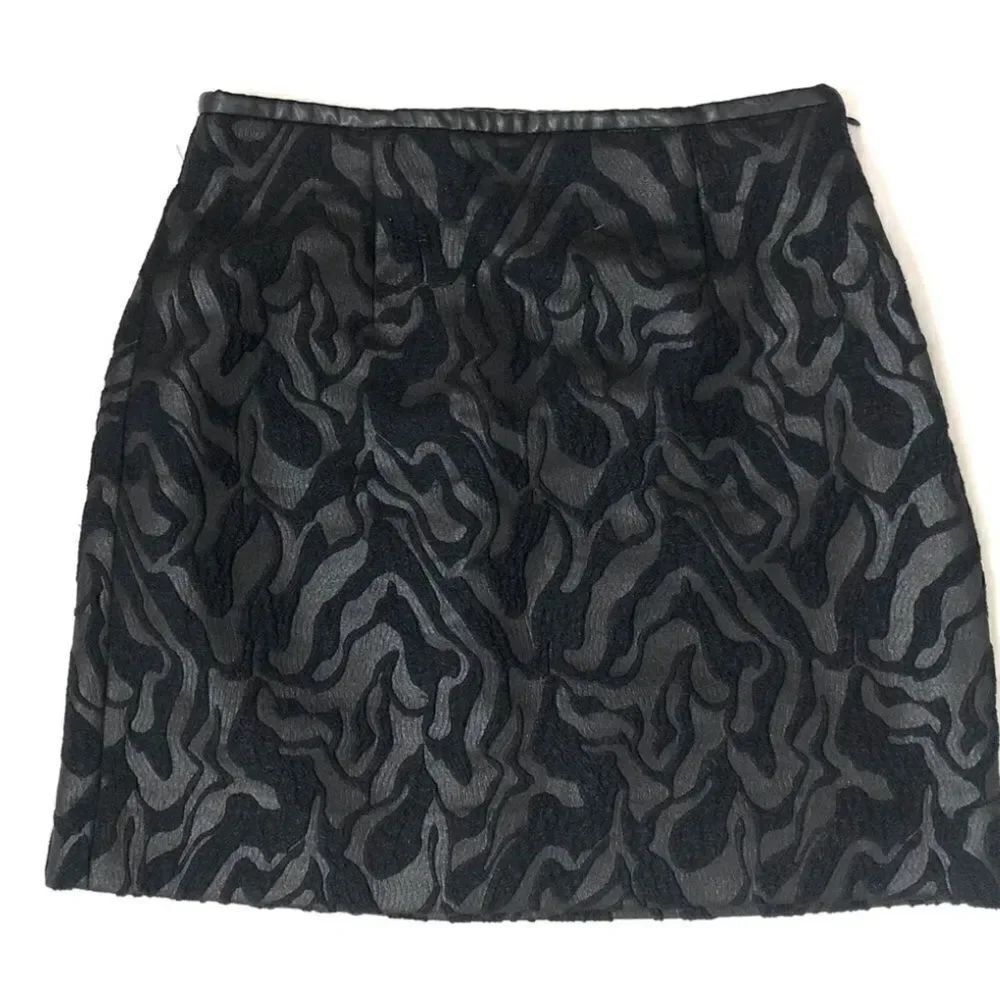 Zara black jacquard swirl mini skirt ladies size XS